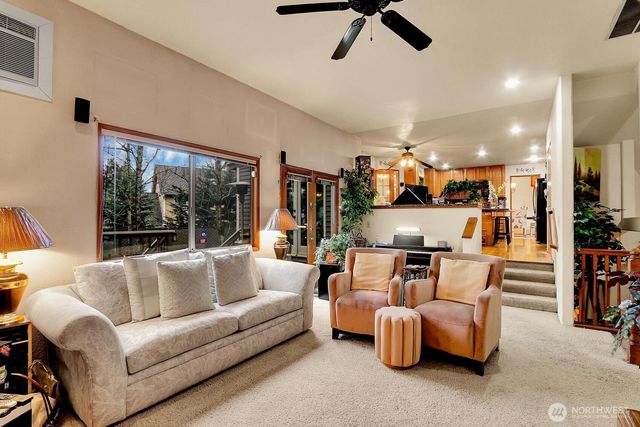 32807 12th Avenue SW, Federal Way, WA 98023