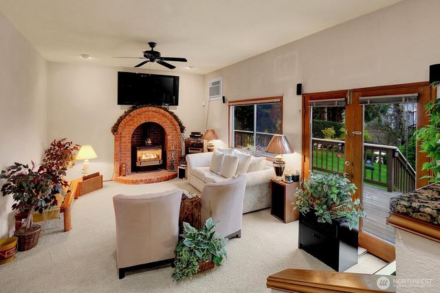 32807 12th Avenue SW, Federal Way, WA 98023