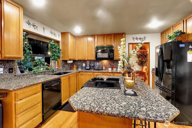 32807 12th Avenue SW, Federal Way, WA 98023