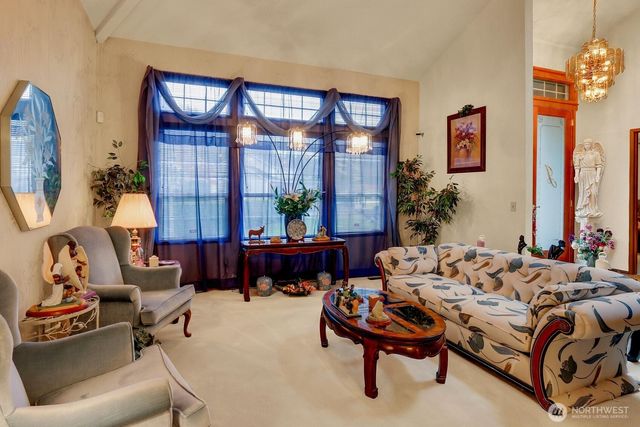 32807 12th Avenue SW, Federal Way, WA 98023