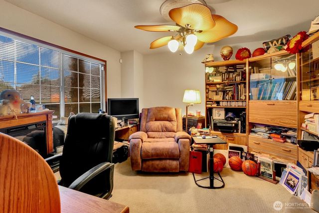 32807 12th Avenue SW, Federal Way, WA 98023