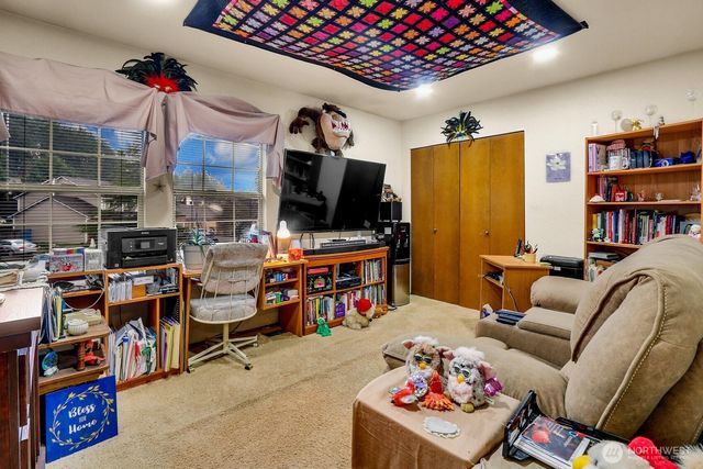 32807 12th Avenue SW, Federal Way, WA 98023