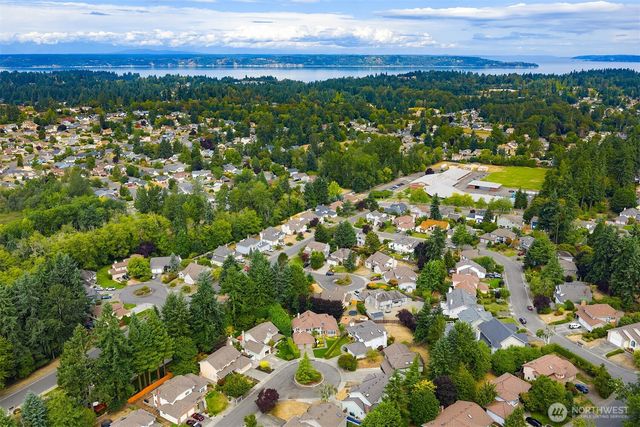 32807 12th Avenue SW, Federal Way, WA 98023