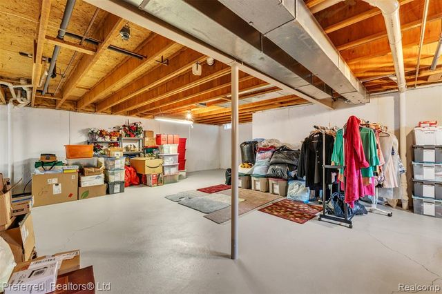 215 Edington Circle, Canton, MI 48187