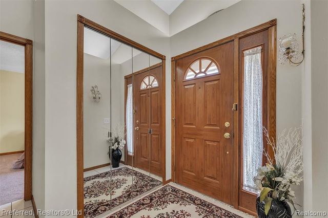 215 Edington Circle, Canton, MI 48187