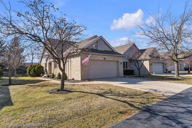 215 Edington Circle, Canton, MI 48187