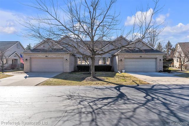 215 Edington Circle, Canton, MI 48187