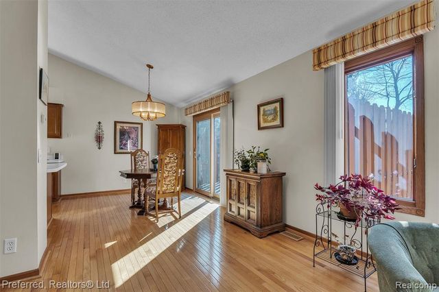 215 Edington Circle, Canton, MI 48187