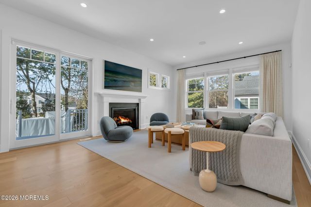 13 Bingham Court, Rumson, NJ 07760