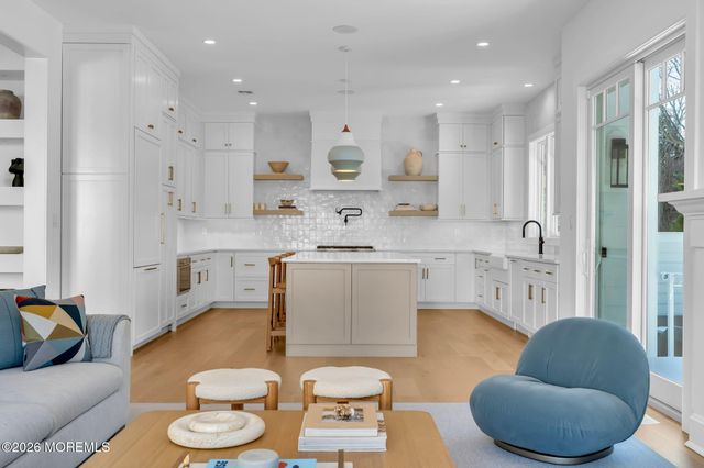 13 Bingham Court, Rumson, NJ 07760