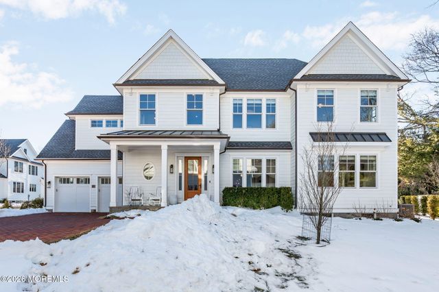13 Bingham Court, Rumson, NJ 07760