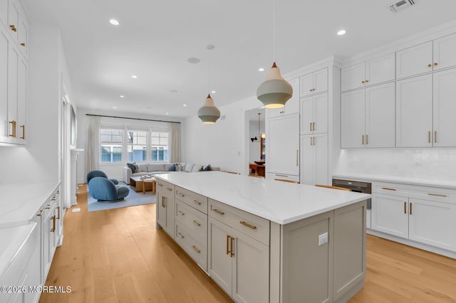 13 Bingham Court, Rumson, NJ 07760