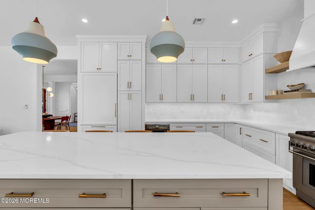 13 Bingham Court, Rumson, NJ 07760