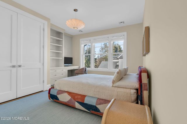 13 Bingham Court, Rumson, NJ 07760