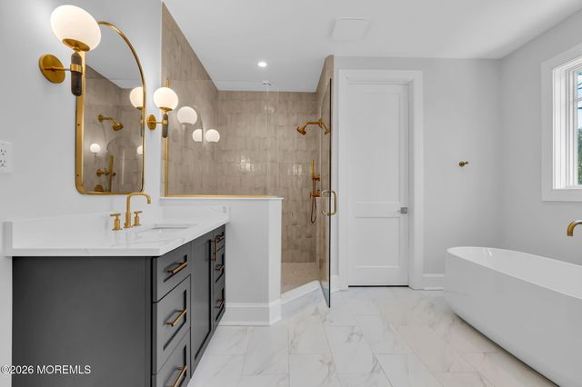 13 Bingham Court, Rumson, NJ 07760