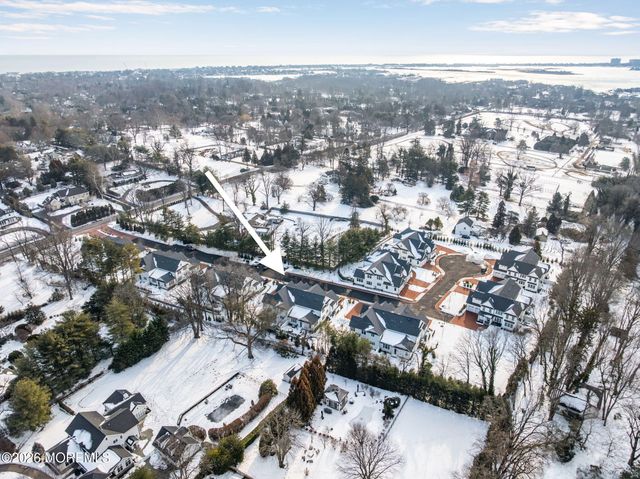 13 Bingham Court, Rumson, NJ 07760