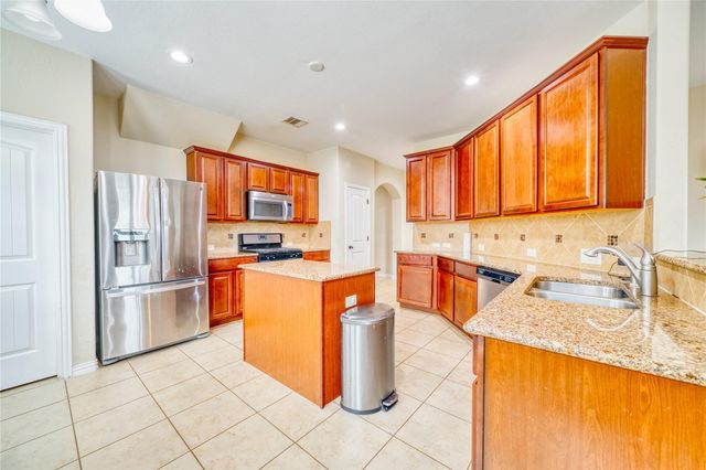 7310 Eastpoint Boulevard, Baytown, TX 77521