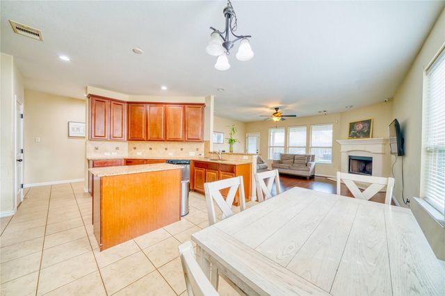 7310 Eastpoint Boulevard, Baytown, TX 77521