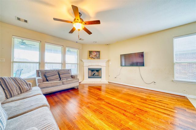 7310 Eastpoint Boulevard, Baytown, TX 77521