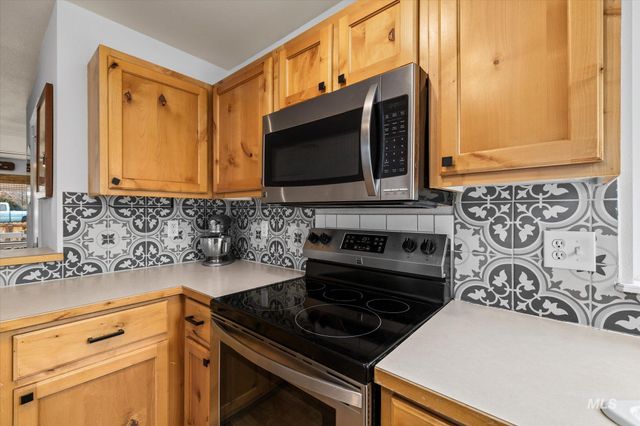 2112 S Pacific St, Boise, ID 83705