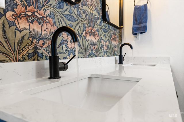 2112 S Pacific St, Boise, ID 83705