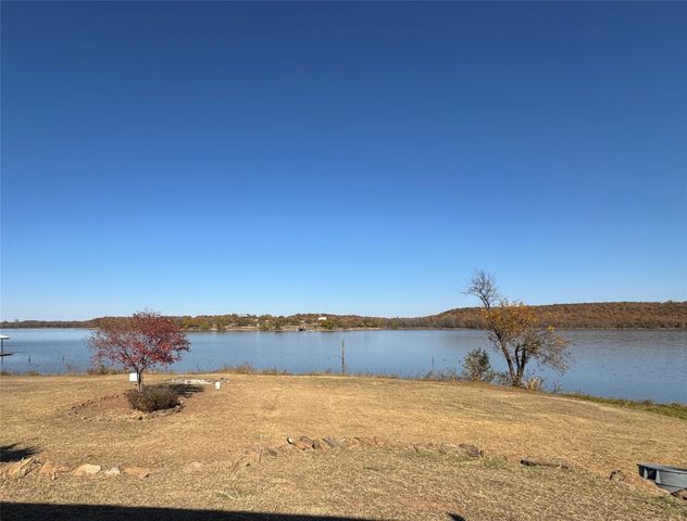 819 Captain S Drive, Bowie, TX 76230