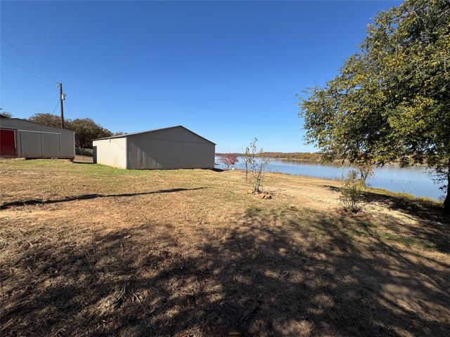 819 Captain S Drive, Bowie, TX 76230