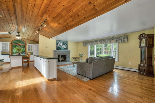 24 Par Lane, Hudson, NH 03051