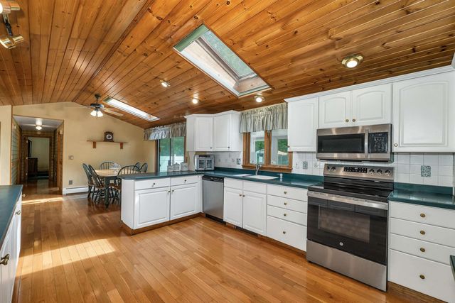 24 Par Lane, Hudson, NH 03051