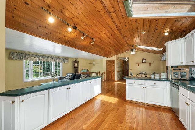 24 Par Lane, Hudson, NH 03051