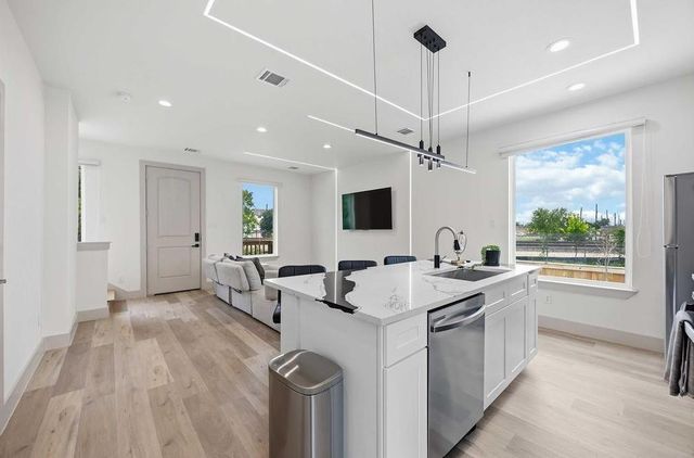 1907 Hailey Street, Houston, TX 77026