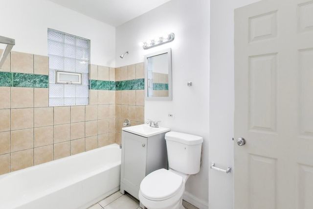 6853 S Perry Avenue, Chicago, IL 60621