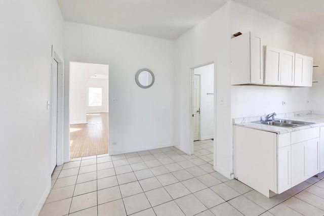 6853 S Perry Avenue, Chicago, IL 60621