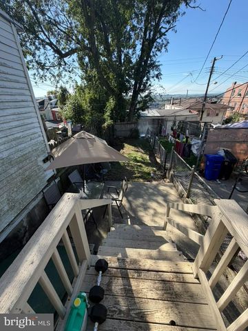 354 LINDEN ST, Reading, PA 19604