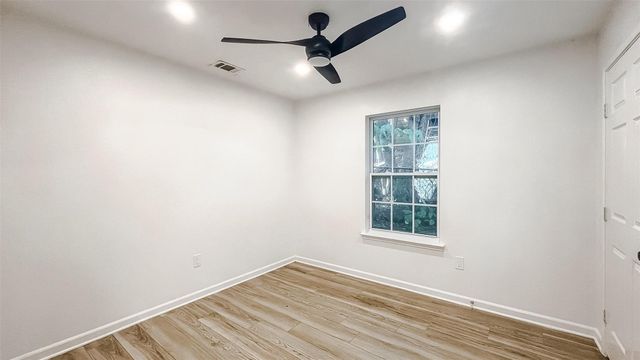 1926 Arizona Avenue, Dallas, TX 75216
