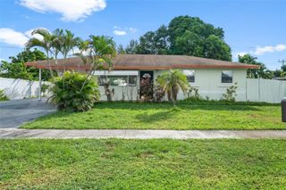 136 Cayman Dr, Palm Springs, FL 33461