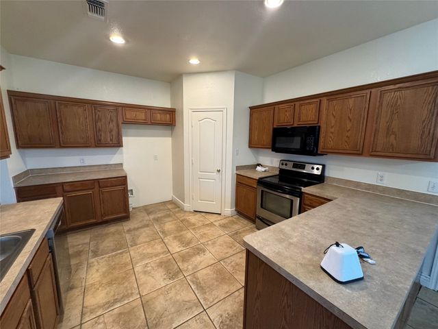 8213 Three Bars Drive, Fort Worth, TX 76179