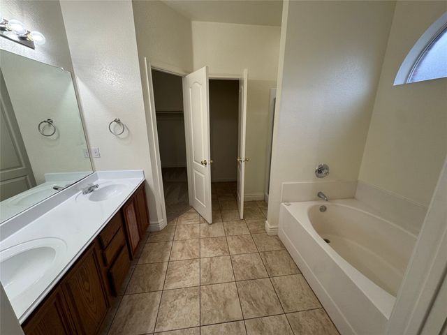 8213 Three Bars Drive, Fort Worth, TX 76179