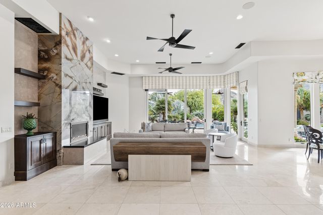 8305 N 50TH Street, Paradise Valley, AZ 85253