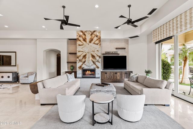 8305 N 50TH Street, Paradise Valley, AZ 85253