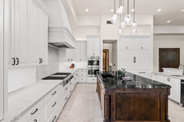 8305 N 50TH Street, Paradise Valley, AZ 85253