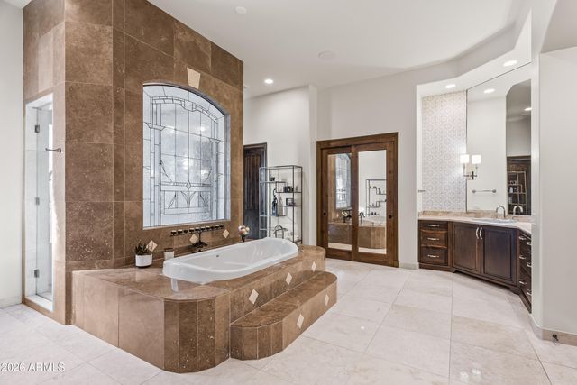 8305 N 50TH Street, Paradise Valley, AZ 85253