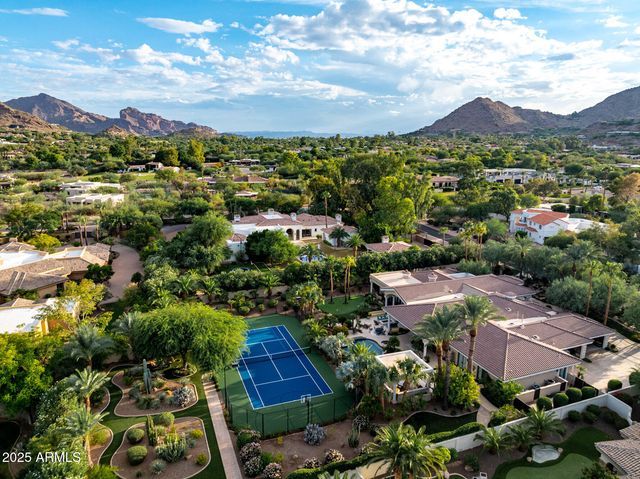 8305 N 50TH Street, Paradise Valley, AZ 85253