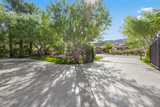 8305 N 50TH Street, Paradise Valley, AZ 85253