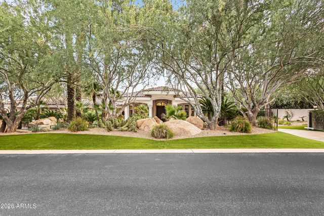 8305 N 50TH Street, Paradise Valley, AZ 85253