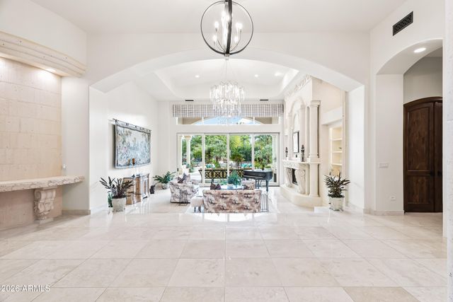 8305 N 50TH Street, Paradise Valley, AZ 85253