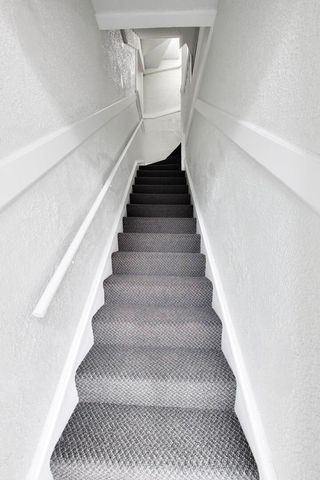 1322 W Barry Avenue, Chicago, IL 60657