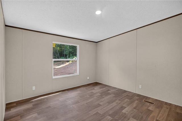 215 Wells Circle, Townville, SC 29689