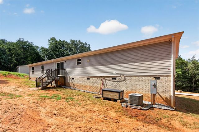 215 Wells Circle, Townville, SC 29689