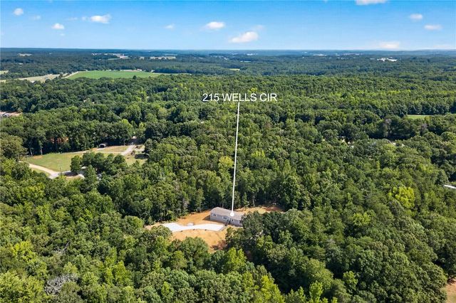 215 Wells Circle, Townville, SC 29689